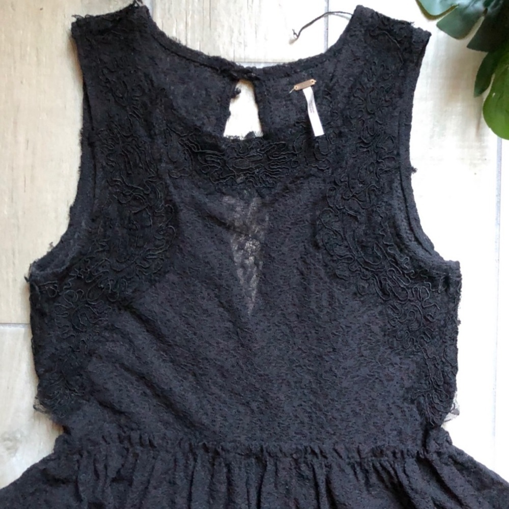 Free people sleeveless handkerchief lace dress in muted black. Size S - Picture 2 of 6